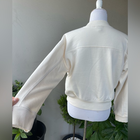 A New Day Cropped Sweatshirt in Cream/ Off-white/ Eggshell/ Ivory color, S - Picture 6 of 11